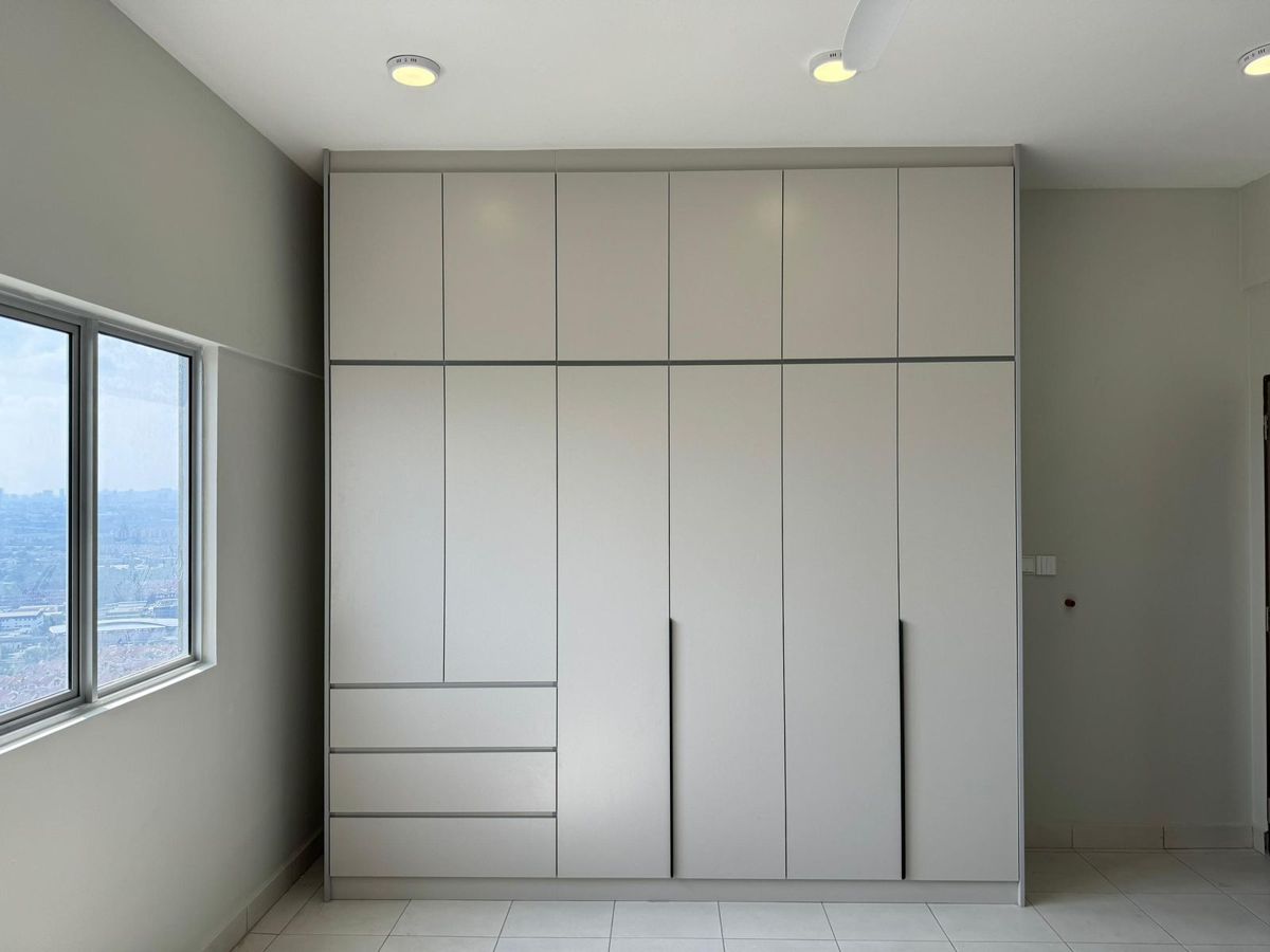 Full-height wardrobe